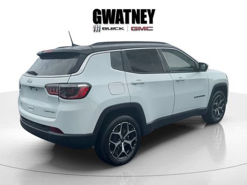 Used 2025 Jeep Compass Limited AWD/4WD image 3