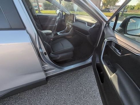 Used 2024 Toyota RAV4 XLE w/ Convenience Package image 3