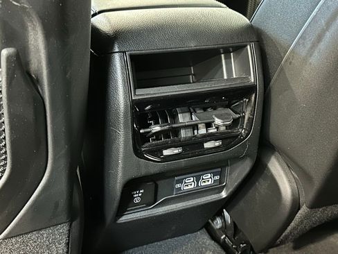 Used 2024 Jeep Grand Cherokee Altitude image 27