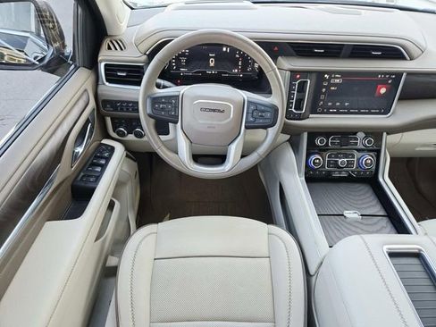 Used 2022 GMC Yukon XL Denali image 7