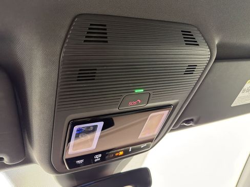 Used 2023 Volkswagen ID.4 2WD image 27