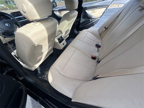 Used 2018 BMW 320i Sedan w/ Convenience Package image 12