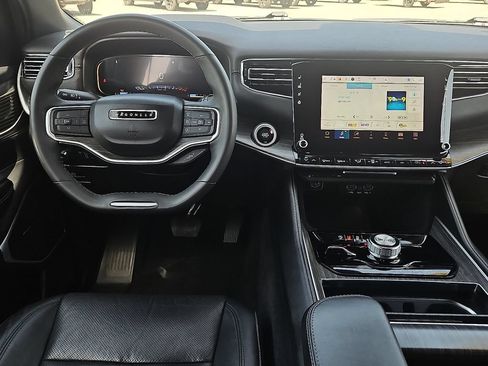 Used 2023 Jeep Wagoneer Series II AWD/4WD image 19