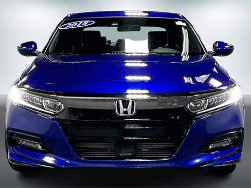 Used 2018 Honda Accord Sport image 2