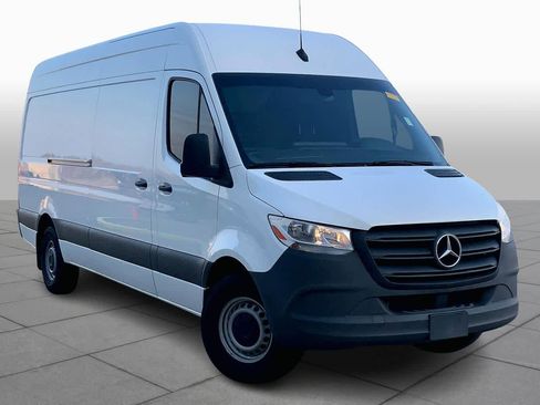 Used 2023 Mercedes-Benz Sprinter 2500 image 2