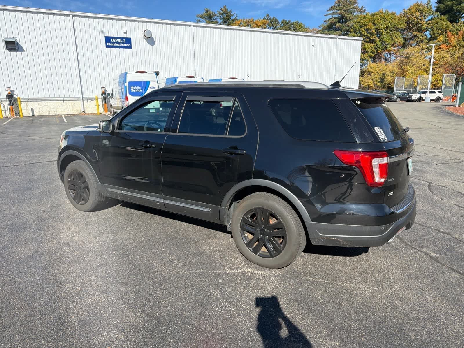 Used 2018 Ford Explorer XLT w/ Equipment Group 202A AWD/4WD image 5