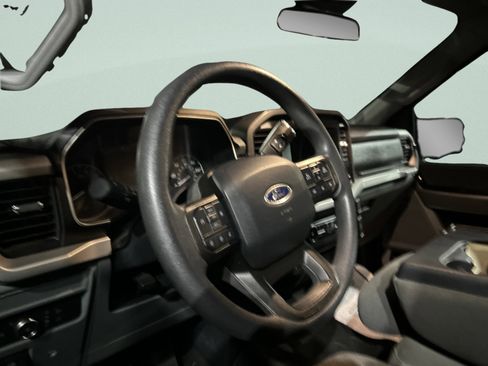 Used 2022 Ford F150 XLT image 41