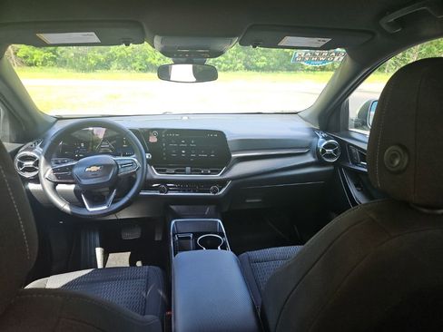 Used 2025 Chevrolet Equinox LT FWD image 22