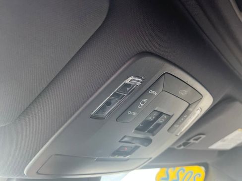 Used 2022 Toyota Sienna XSE image 14