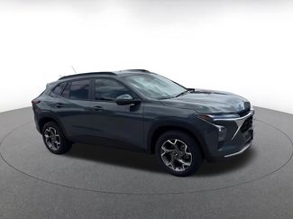Used 2025 Chevrolet Trax LT FWD video 2
