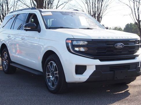 Certified 2025 Ford Expedition Active image 1