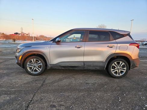 Used 2021 Kia Seltos LX image 4