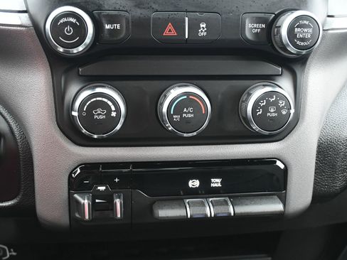 Used 2024 RAM 3500 Big Horn image 13