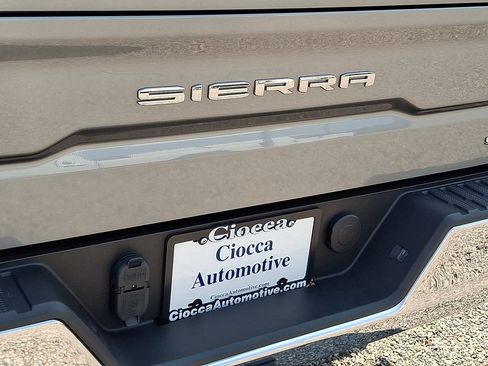 Used 2024 GMC Sierra 1500 SLT AWD/4WD image 31