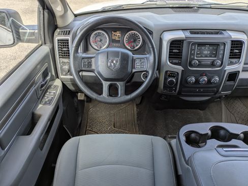 Used 2017 RAM 1500 Classic SLT AWD/4WD image 16