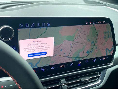 New 2025 Chevrolet Equinox EV RS image 9