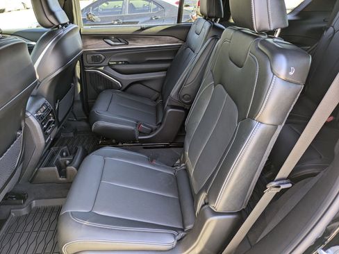 New 2025 Jeep Grand Cherokee L Overland w/ Advanced Protech Group III AWD/4WD image 36