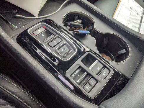 Used 2025 Honda Pilot EX-L image 18