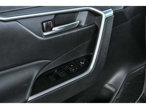 Used 2021 Toyota RAV4 XLE image 8