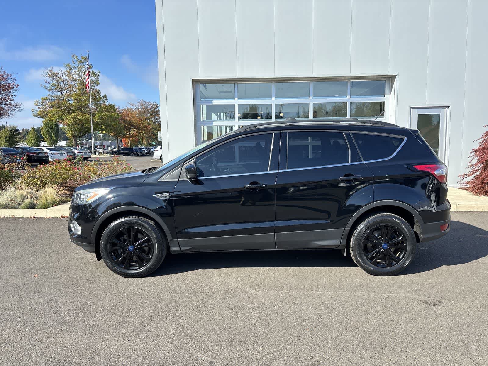 Used 2018 Ford Escape SEL AWD/4WD image 2