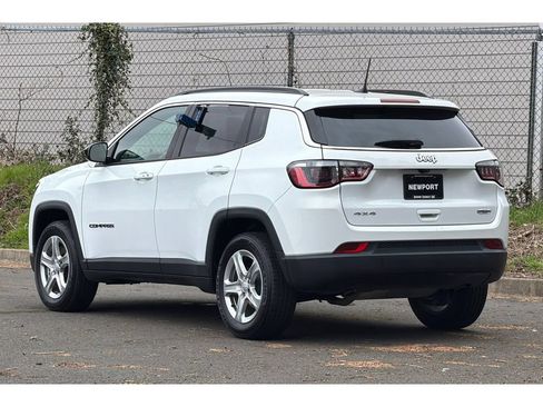 Used 2023 Jeep Compass Latitude AWD/4WD image 6