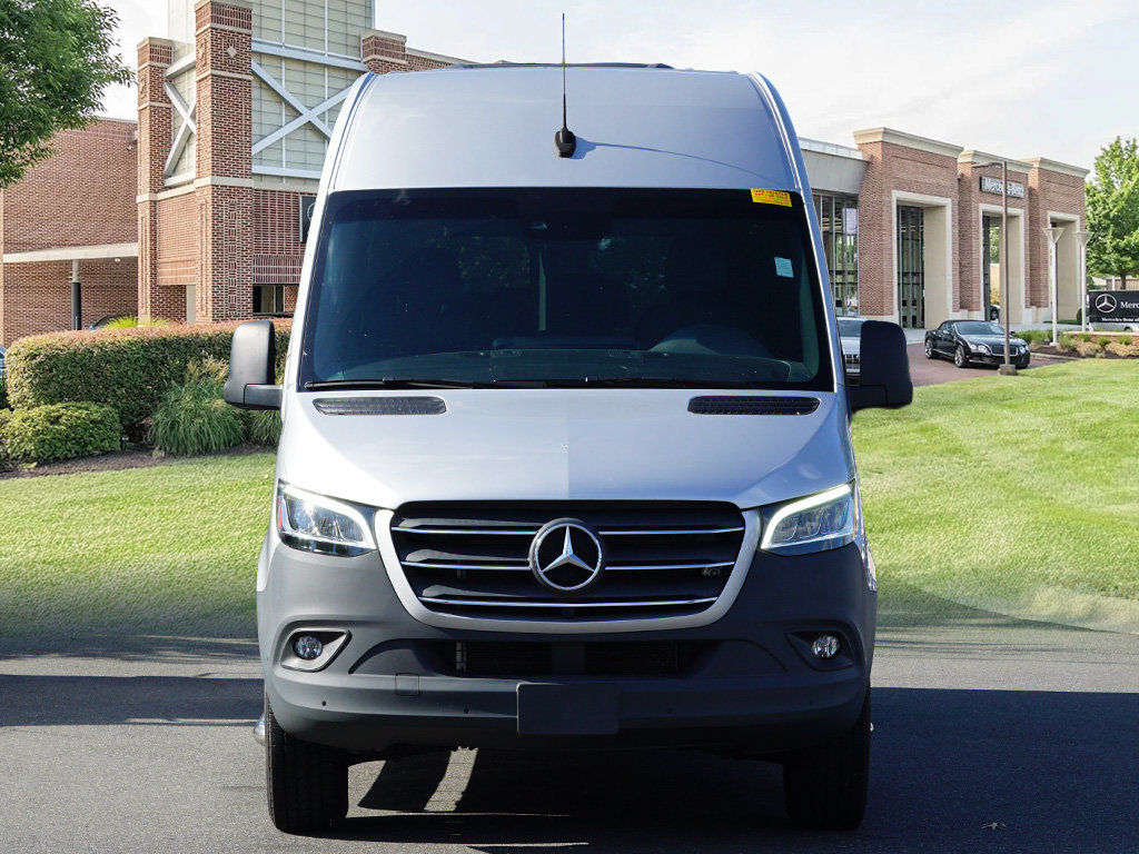 Used 2023 Mercedes-Benz Sprinter 2500 image 2