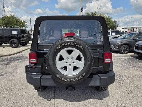 Used 2017 Jeep Wrangler Sport w/ Connectivity Group AWD/4WD image 12