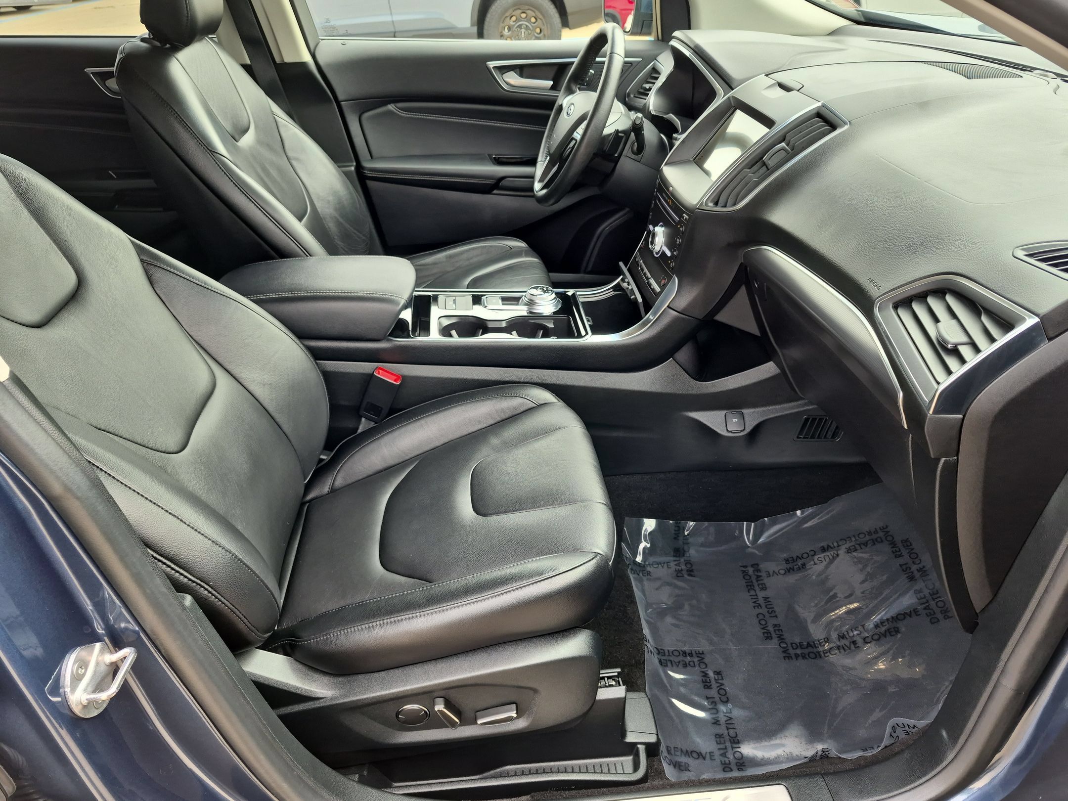 Used 2019 Ford Edge Titanium w/ Cold Weather Package AWD/4WD image 32