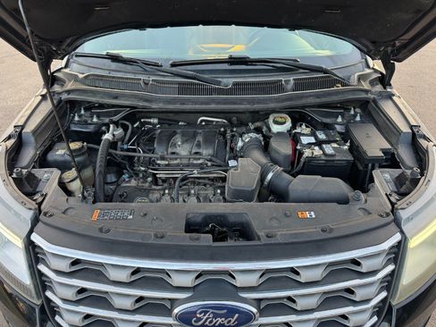 Used 2017 Ford Explorer XLT AWD/4WD image 26
