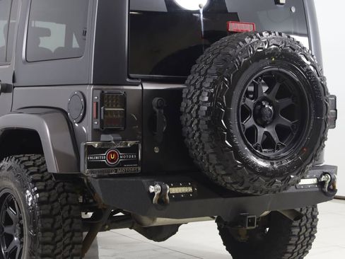 Used 2016 Jeep Wrangler Unlimited Sahara w/ Dual Top Group AWD/4WD image 20