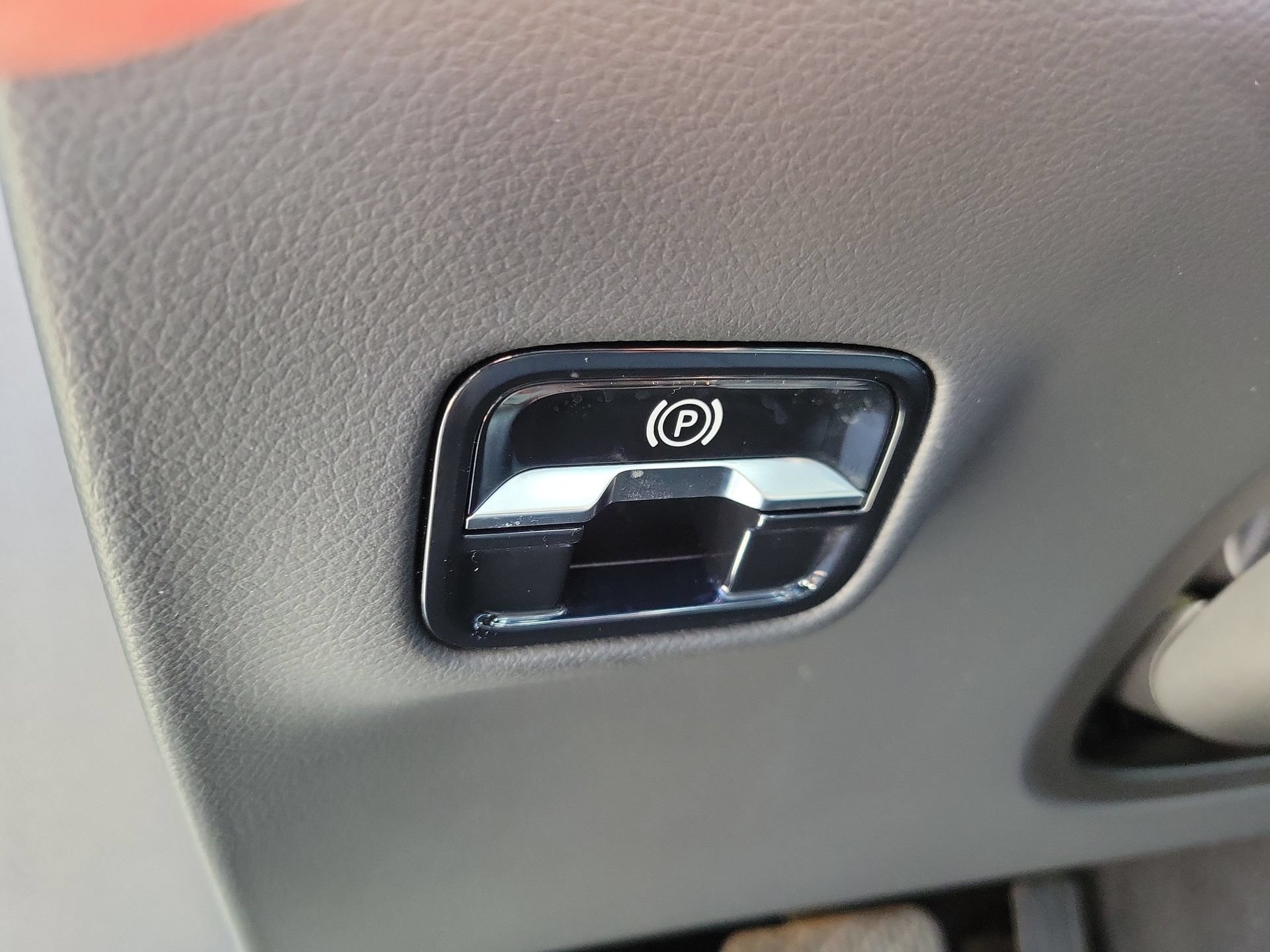 Used 2025 Mercedes-Benz E 350 4MATIC Sedan image 30