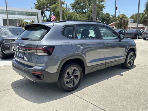 Used 2025 Volkswagen Taos S FWD image 4