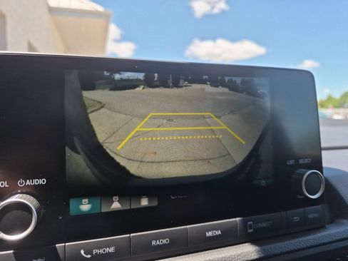 Used 2025 Honda CR-V EX image 19