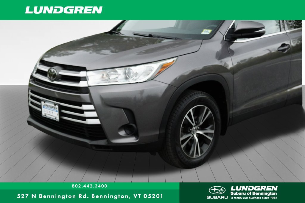 Used 2019 Toyota Highlander LE AWD/4WD image 35