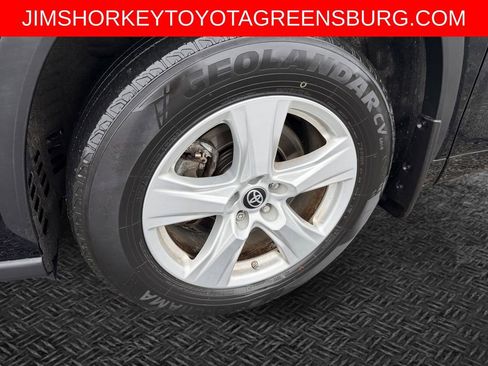 Used 2023 Toyota Highlander LE AWD/4WD image 11
