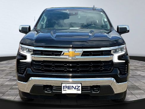 Used 2023 Chevrolet Silverado 1500 LT AWD/4WD image 2