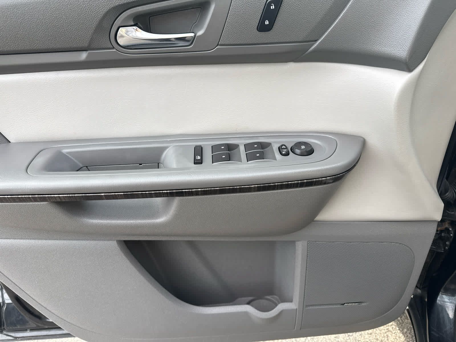 Used 2015 GMC Acadia SLT FWD image 10