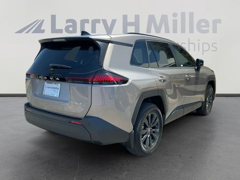 Used 2026 Toyota RAV4 XLE Premium AWD/4WD image 5