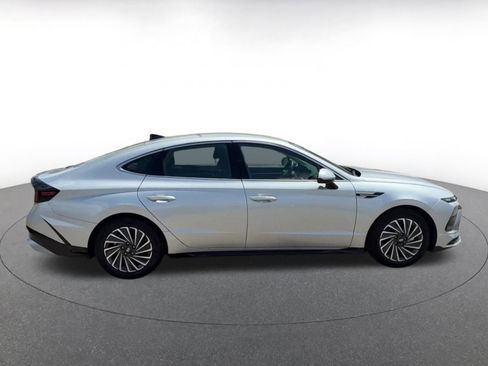 Used 2025 Hyundai Sonata SEL FWD image 13