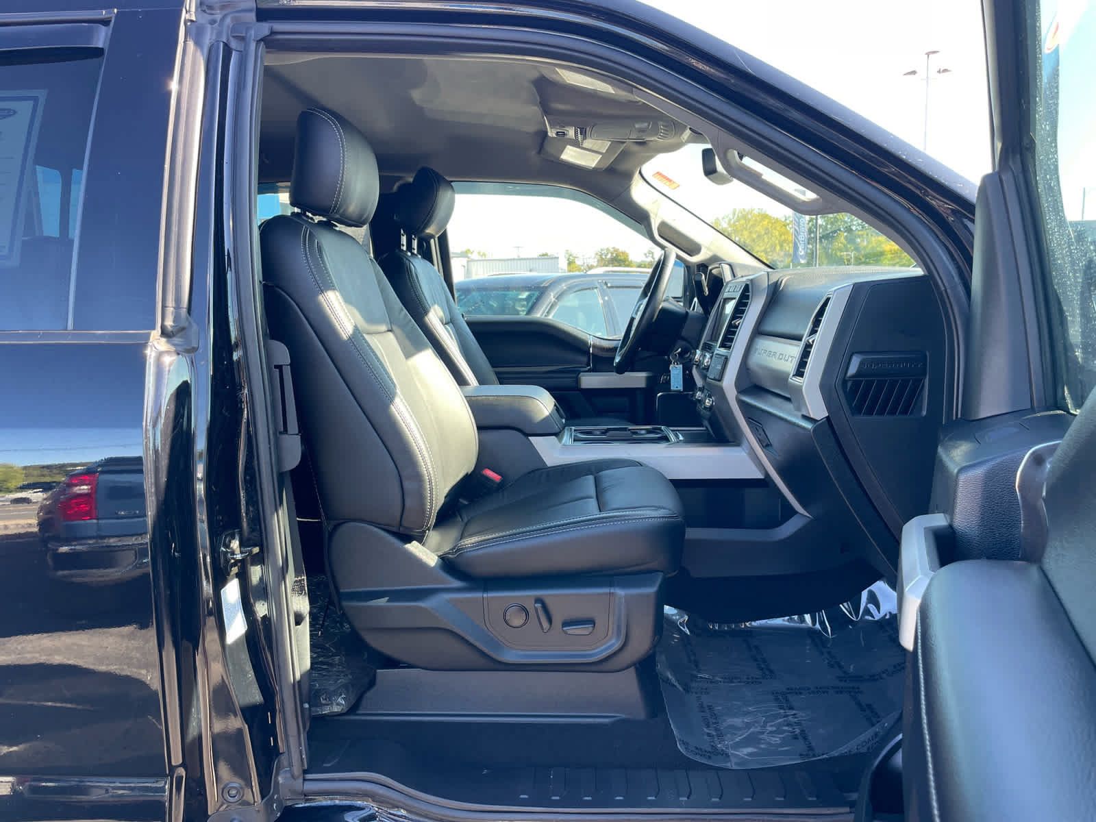 Used 2020 Ford F350 Lariat w/ Chrome Package AWD/4WD image 15