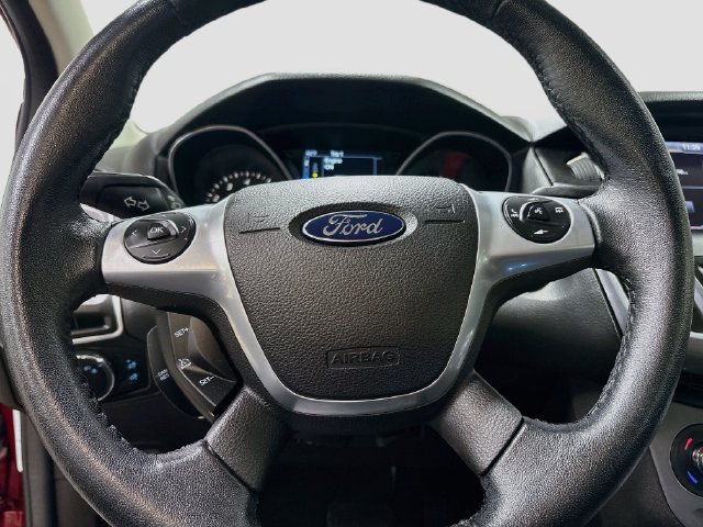 Used 2014 Ford Focus Titanium FWD image 12