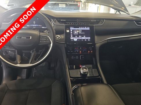 Used 2023 Jeep Grand Cherokee L Laredo RWD image 5