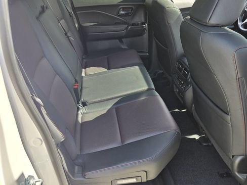 Used 2025 Honda Ridgeline Black Edition image 15