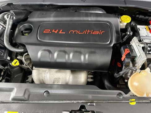 Used 2022 Jeep Compass Latitude FWD image 31