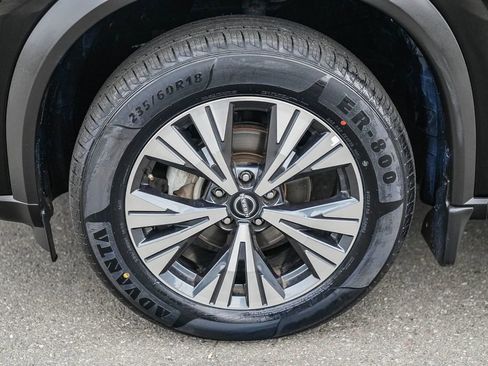 Used 2023 Nissan Rogue SV image 11