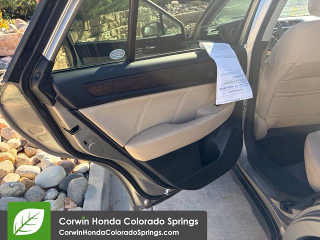 Used 2019 Subaru Outback 3.6R Limited w/ Popular Package #2 AWD/4WD image 5