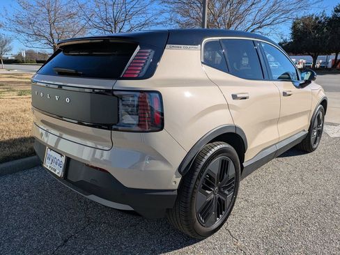 New 2026 Volvo EX30 Cross Country Ultra w/ Protection Package Premier image 4