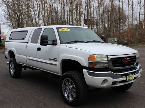 Used 2003 GMC Sierra 2500 SLE w/ Skid Plate Package AWD/4WD image 1