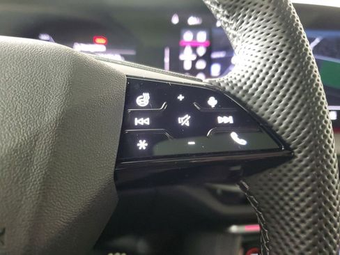 Used 2025 Audi SQ5 Premium Plus w/ Premium Plus Package image 25