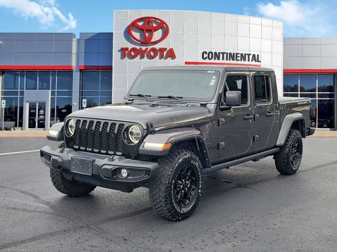 Used 2022 Jeep Gladiator Sport AWD/4WD image 3